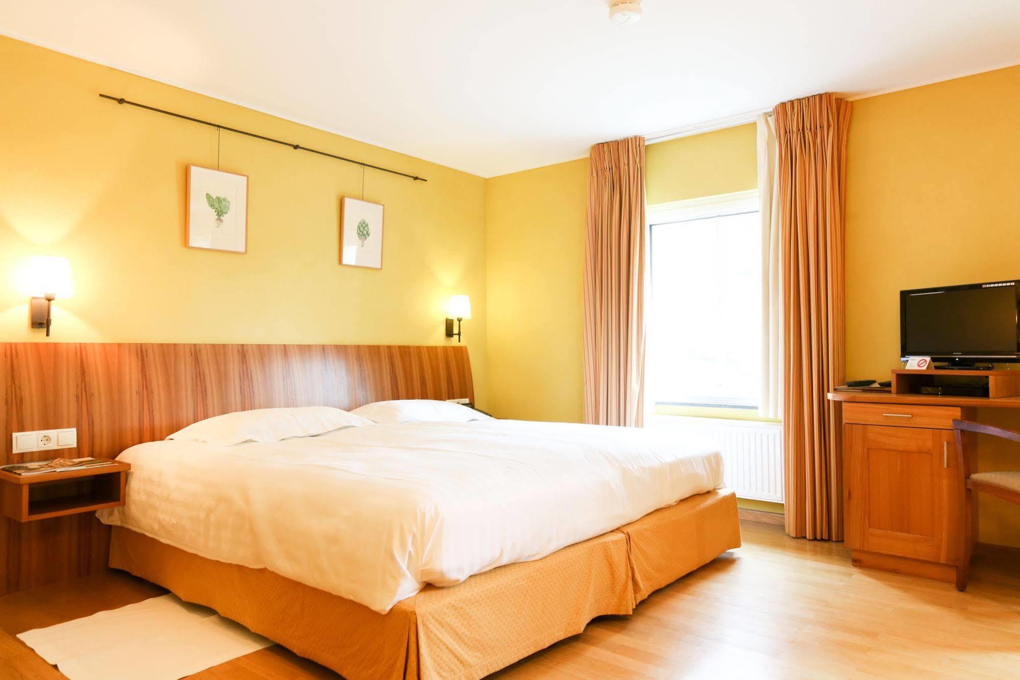 Hotel Manoir Kasselslay Clervaux Esterno foto