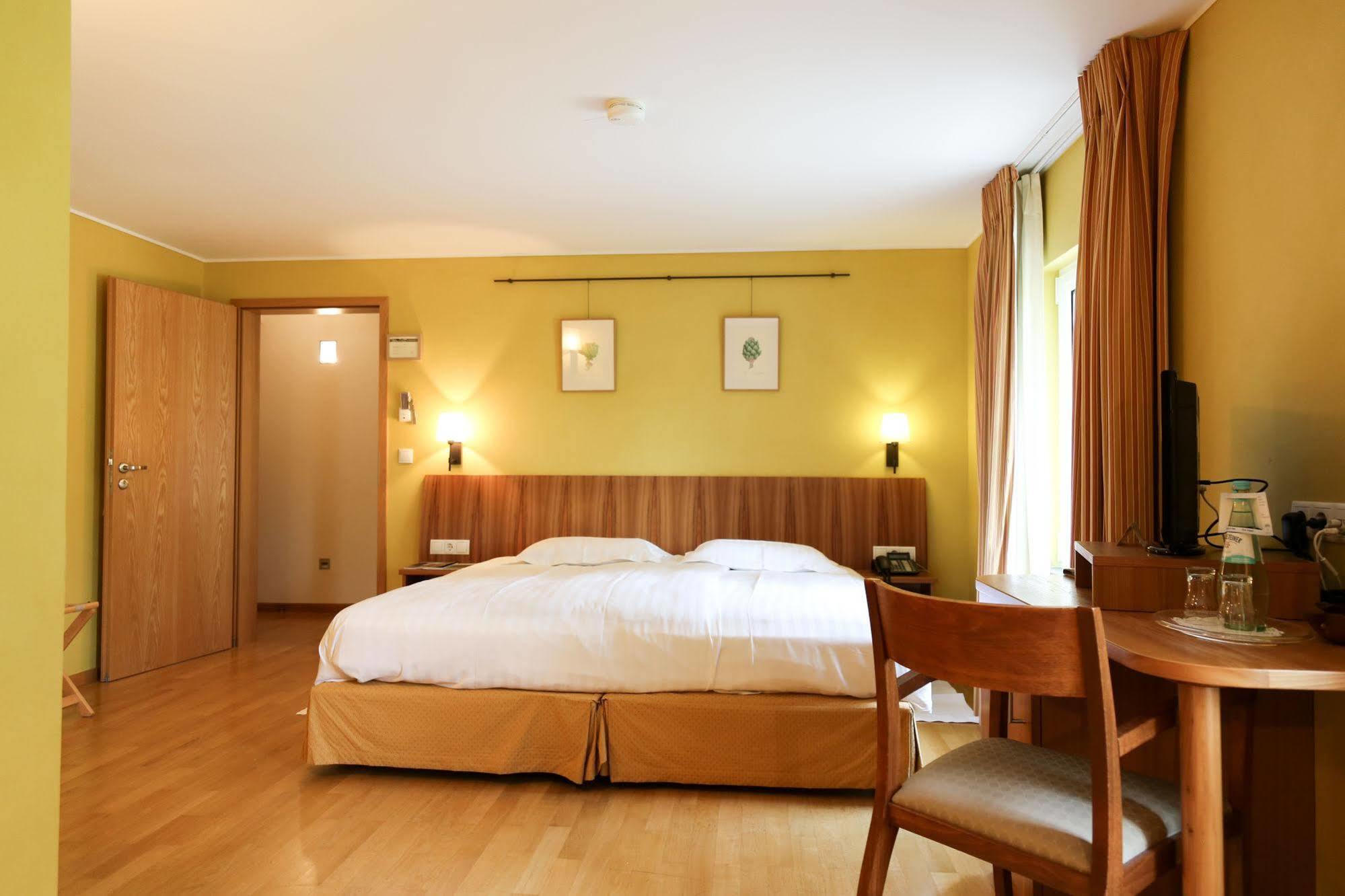 Hotel Manoir Kasselslay Clervaux Esterno foto