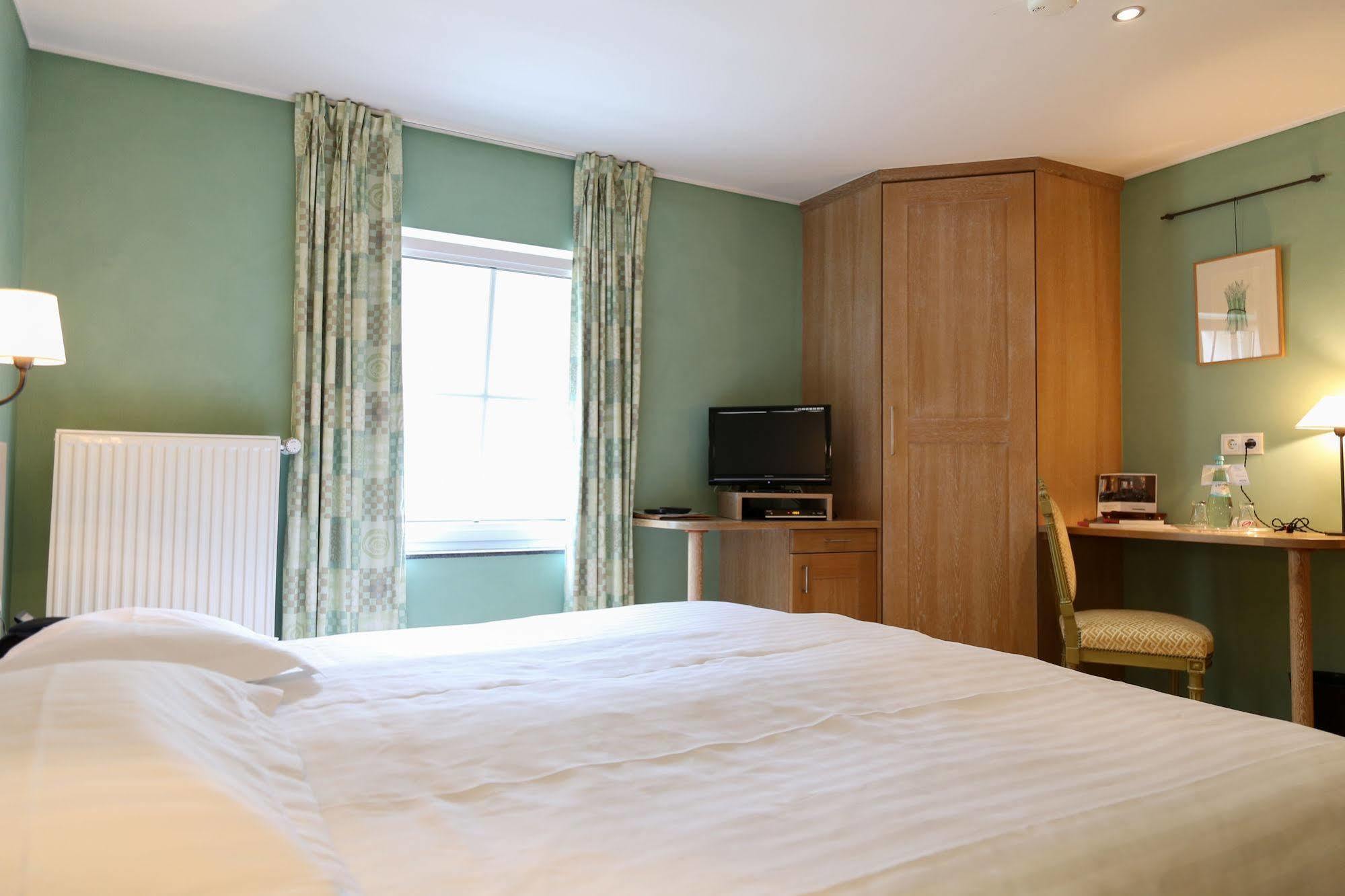 Hotel Manoir Kasselslay Clervaux Esterno foto
